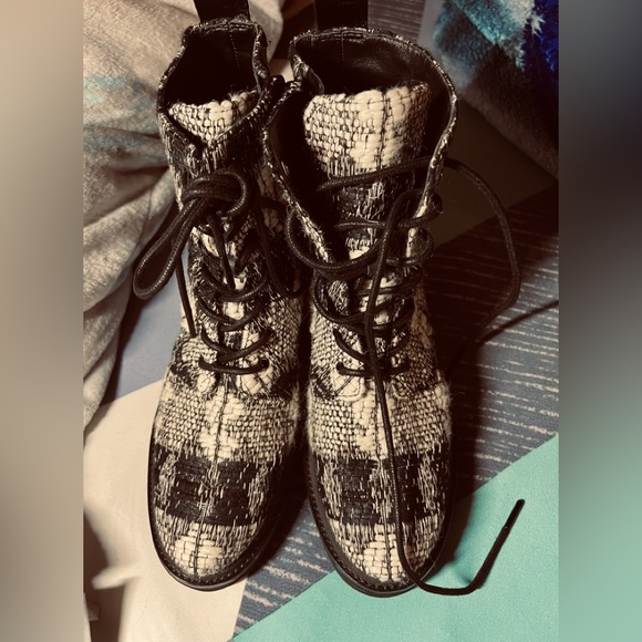 Tory Burch Miller notched sole ankle boot size 6.5 new without box - Picture 4 of 10